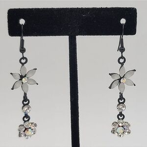 Earrings Crystal Black White Flower Sparkle Earrings #1031